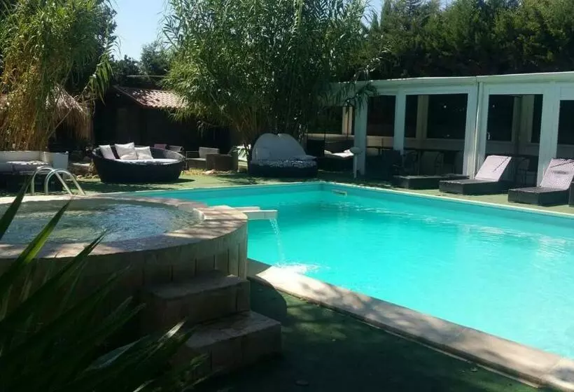 Villa More