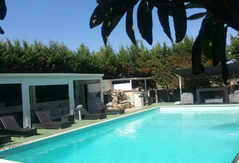 Villa More