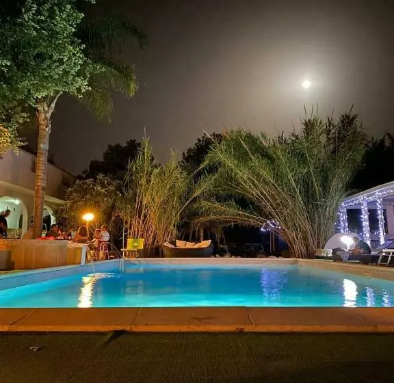 Villa More