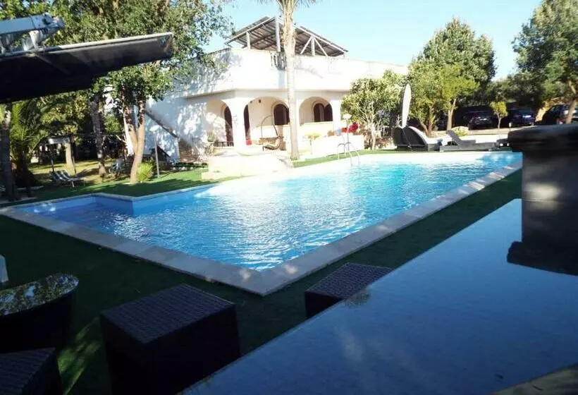 Villa More