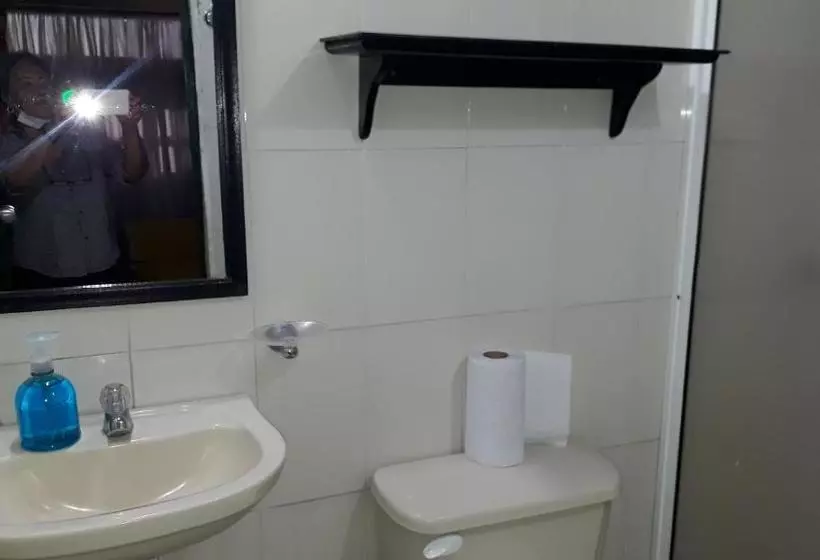 Retkeilymaja Casa Vania En Mompoxx Centro Histórico Con Parqueadero En El