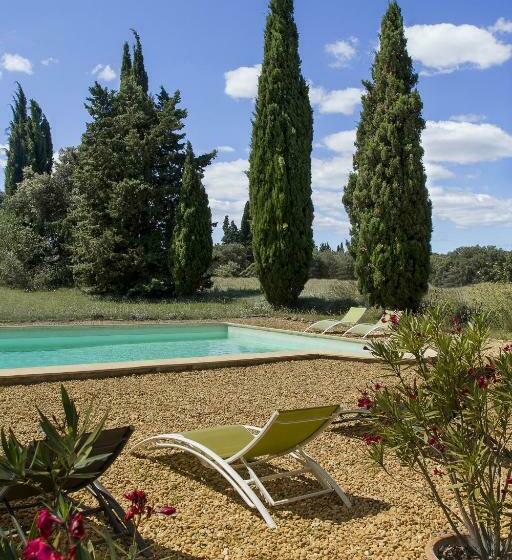 تختخواب و صبحانه Chambres D'hôtes Les Baumes