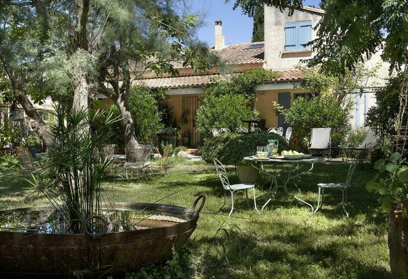 تختخواب و صبحانه Chambres D'hôtes Les Baumes