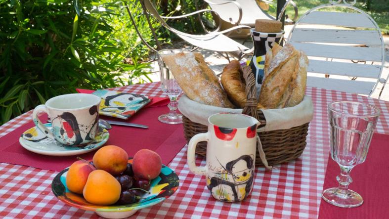 تختخواب و صبحانه Chambres D'hôtes Les Baumes