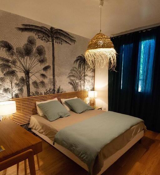 تختخواب و صبحانه Chambres D'hôtes Les Baumes