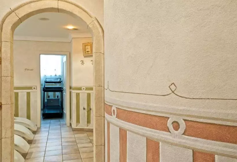 ホテル B&b Garni Serena
