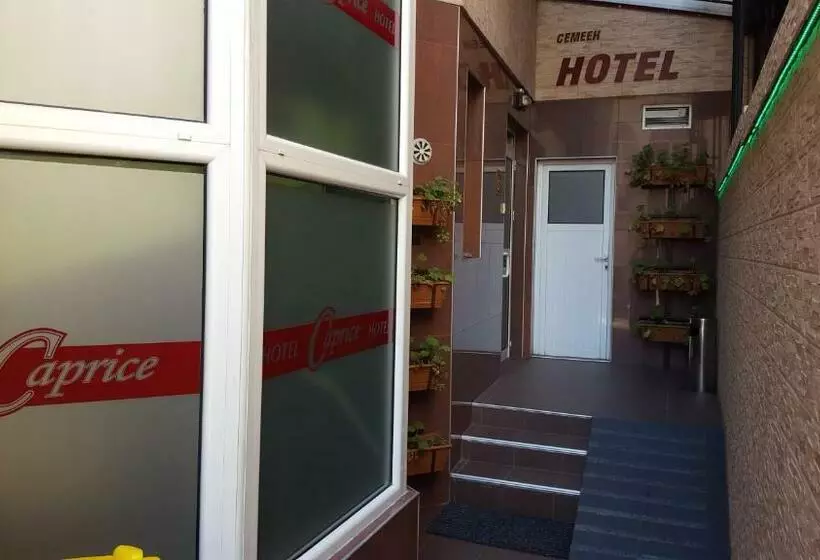 ホテル Caprice Family