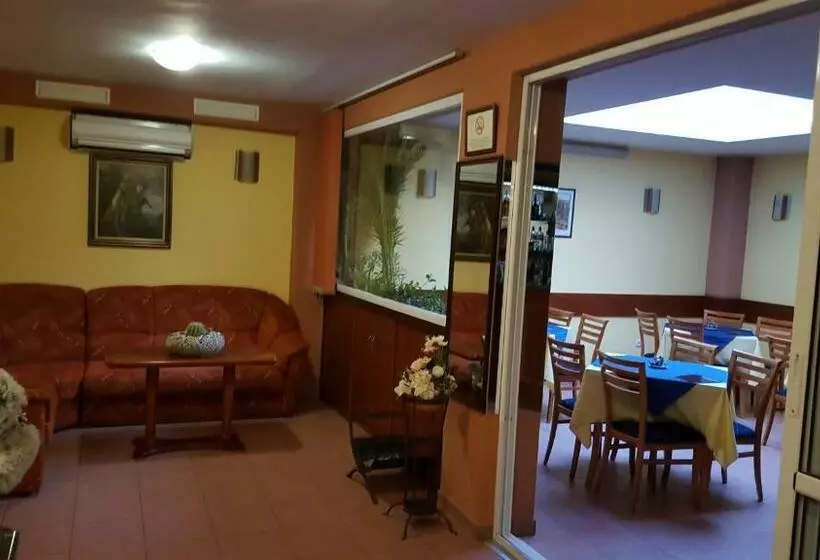 ホテル Caprice Family