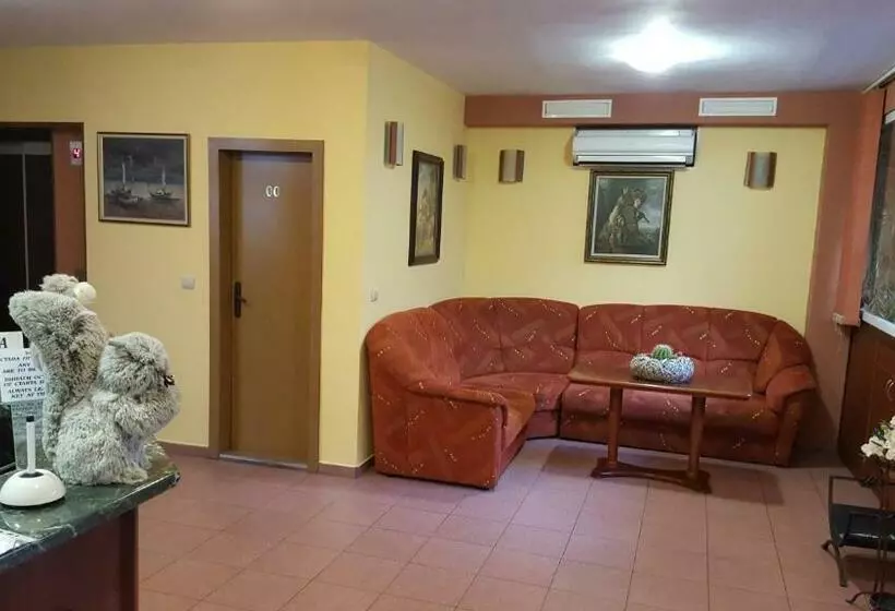 ホテル Caprice Family