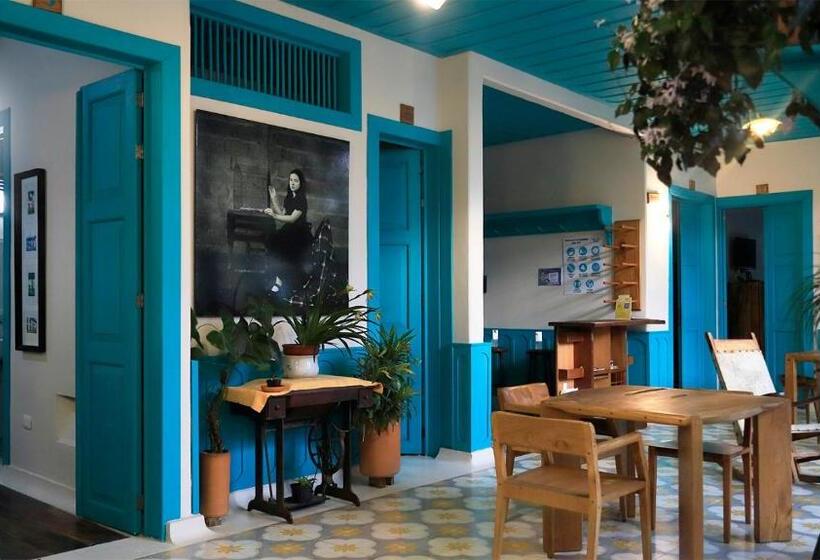 هتل Casa De Las Dos Palmas