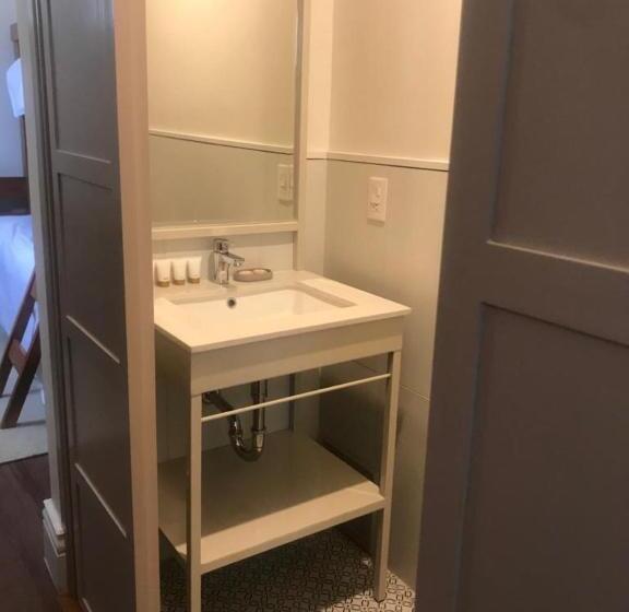 Отель Plaza Central