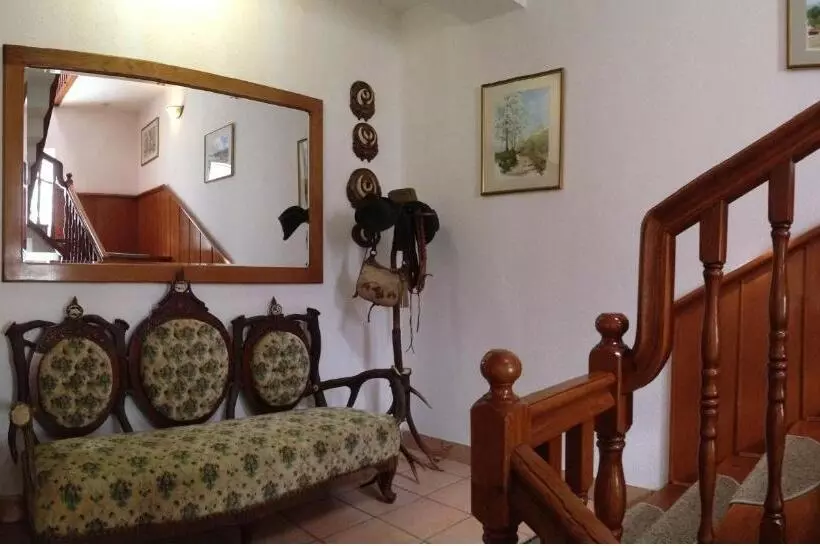 پانسیون Casa Vanatorului