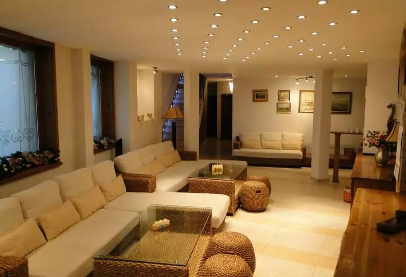 پانسیون Guest House Chicho Tsane