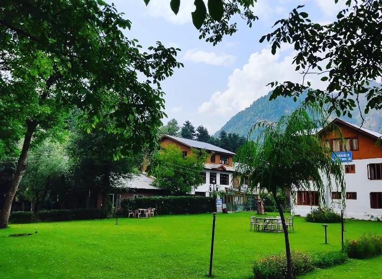 Panzió Zebrina, Pahalgam