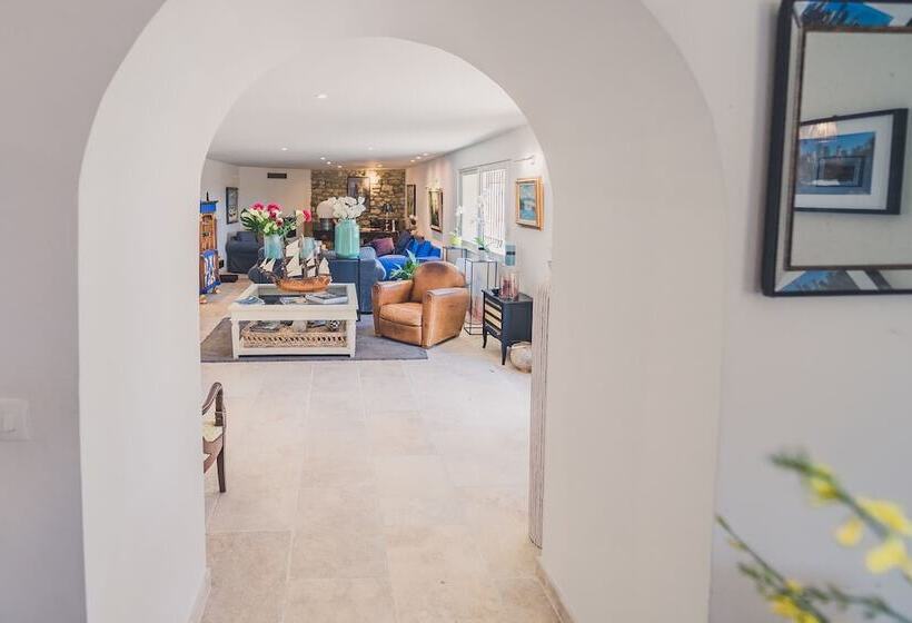 ベッドアンドブレックファースト Maison Sadina