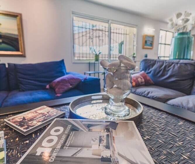 ベッドアンドブレックファースト Maison Sadina