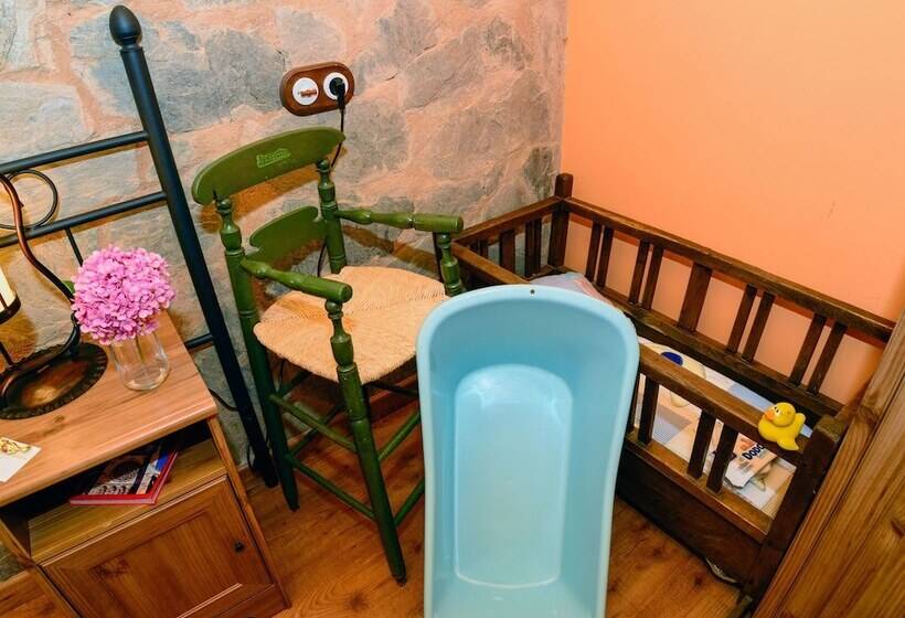 Cozy Cottage In Benllera With Hot Tub