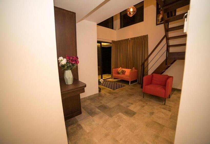 Half Hotel, Calangute