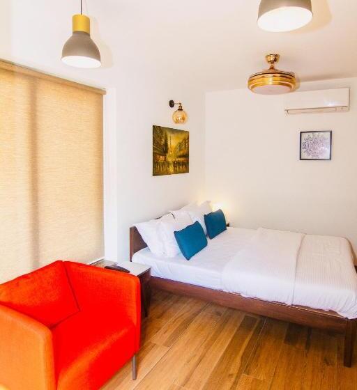 Half Hotel, Calangute