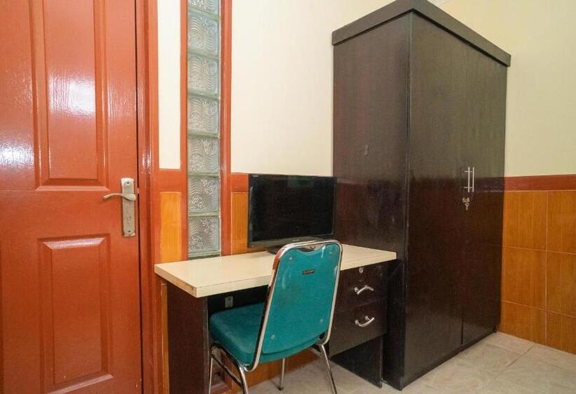 בית מלון כפרי Koolkost @ Taman Duta Depok