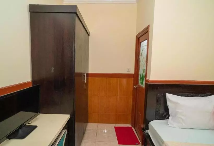 ホテル Koolkost @ Taman Duta Depok