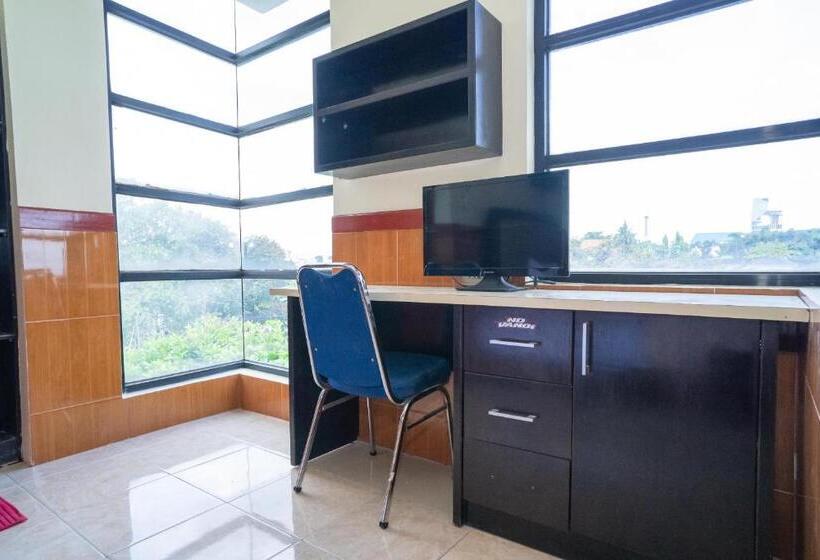 בית מלון כפרי Koolkost @ Taman Duta Depok