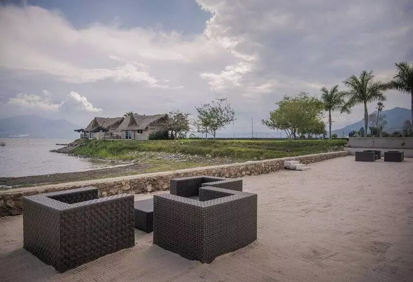 Hotelli Nimue Marina Residence