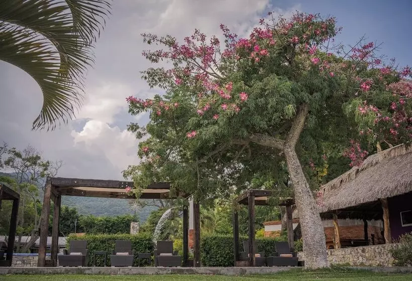 Hotelli Nimue Marina Residence