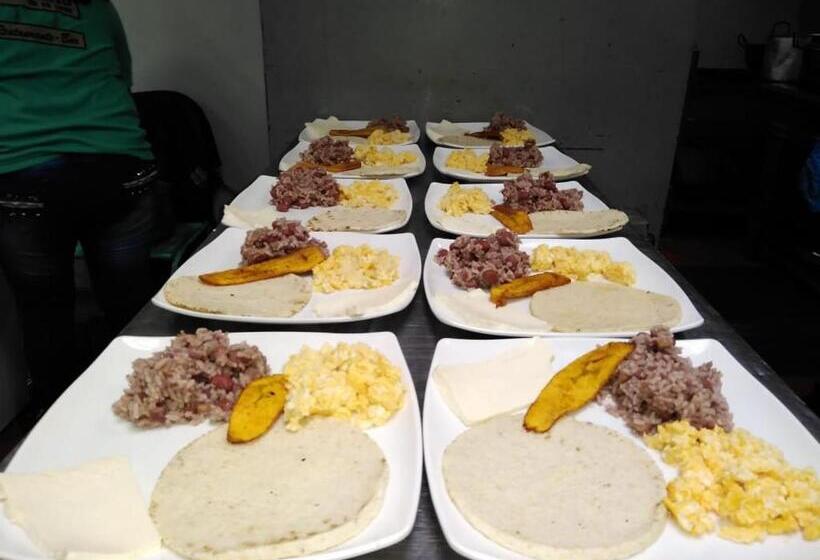 هتل El Patio De Mi Casa