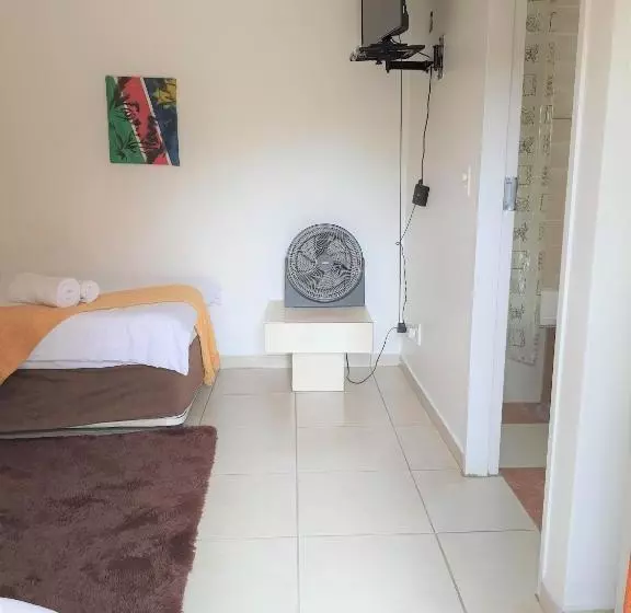 ペンション The Lionfish Guesthouse