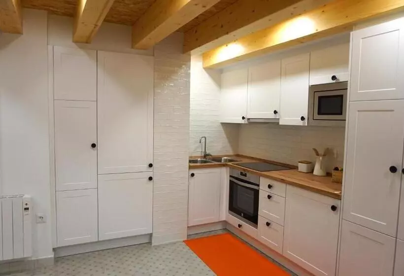 Apartamentos Turísticos El Peñón