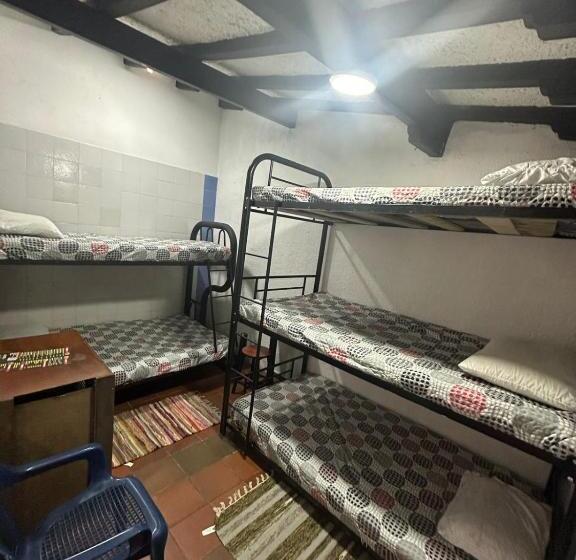 تختخواب و صبحانه Acogedor Hostal Usaquen La Parada Del Tren