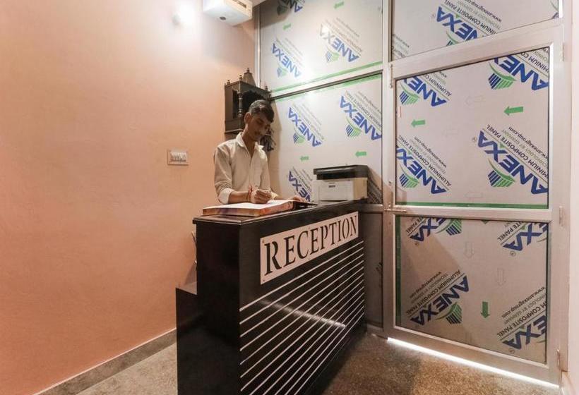 Hotel Oyo 73420  Rao Residency