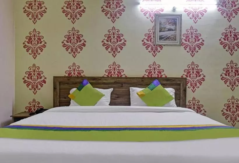 ホテル Treebo Trend Pleasure Suites