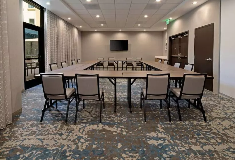 ホテル Residence Inn By Marriott Valencia