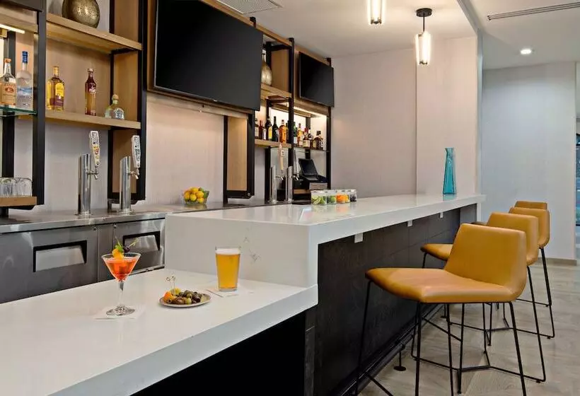 ホテル Residence Inn By Marriott Valencia