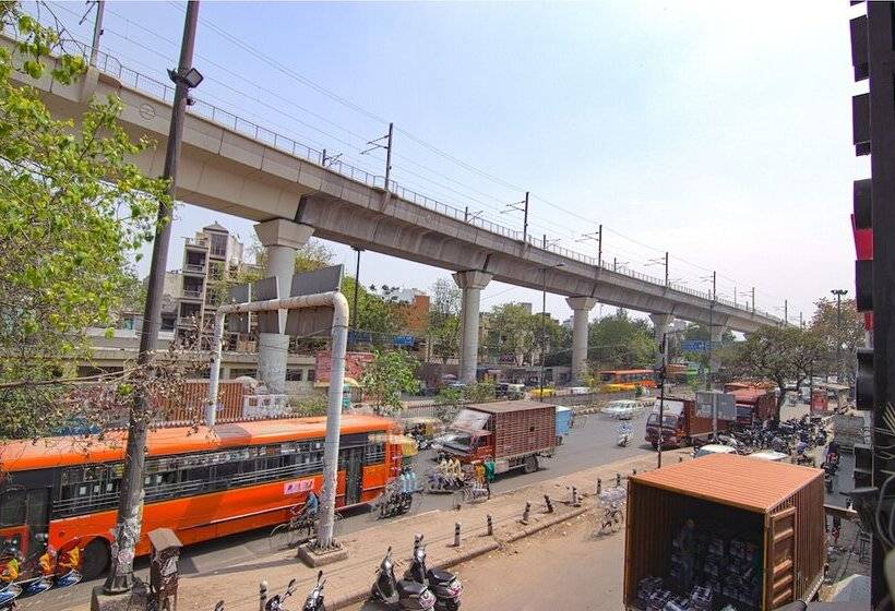 Fabhotel Chawla House