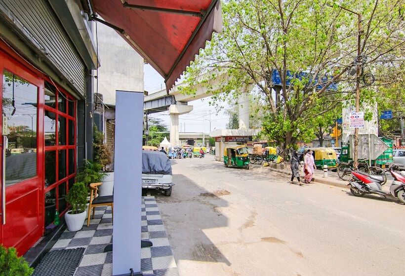 Fabhotel Chawla House