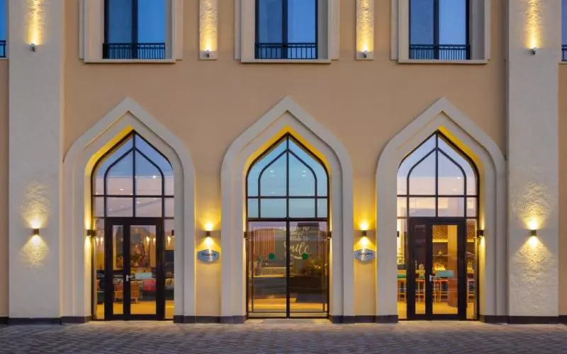 هتل Hampton By Hilton Turkistan