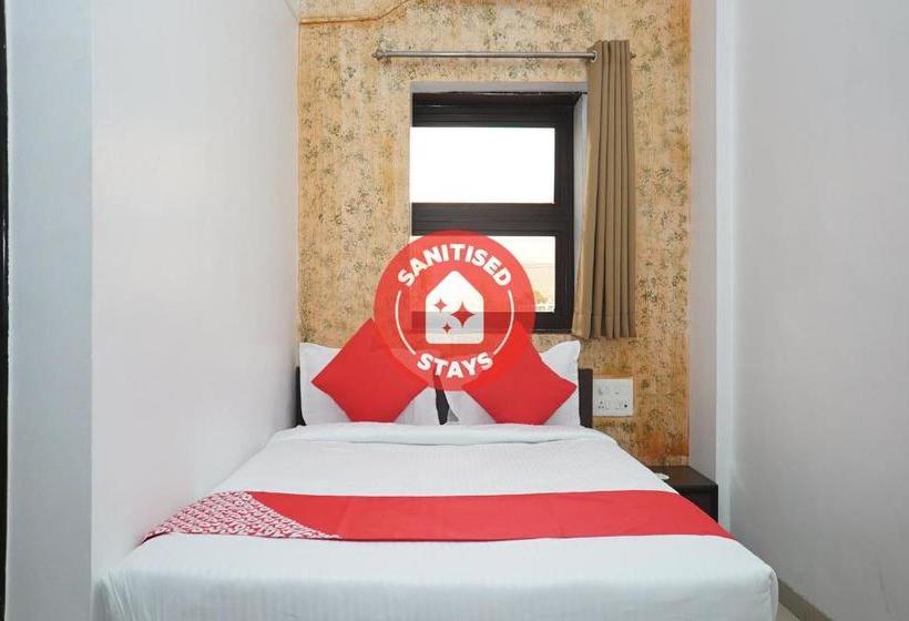 فندق Oyo 29622 Naivedya