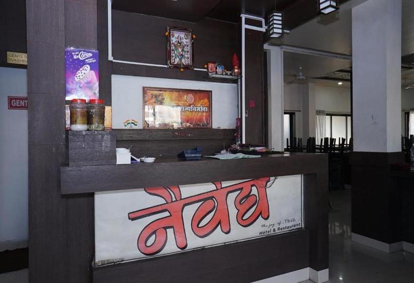 فندق Oyo 29622 Naivedya