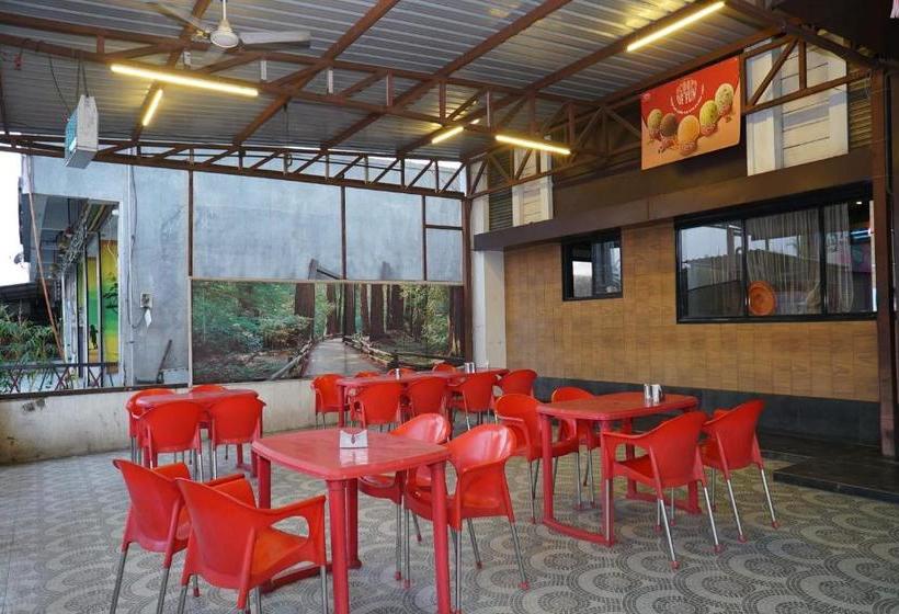 فندق Oyo 29622 Naivedya