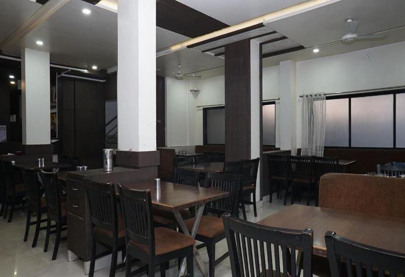 فندق Oyo 29622 Naivedya