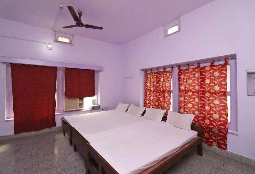 ホテル Spot On 45721 Mahabir Guest Inn
