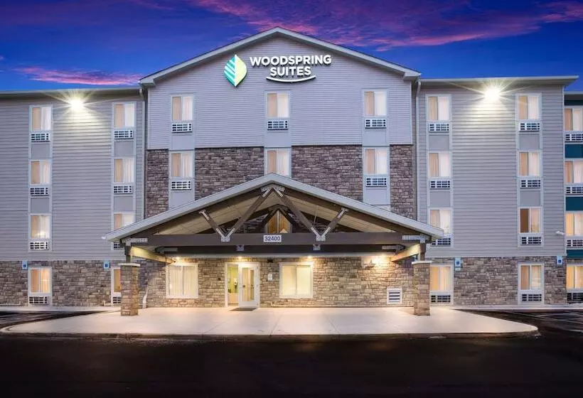 ホテル Woodspring Suites Detroit Madison Heights