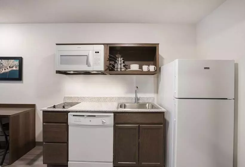 ホテル Woodspring Suites Detroit Madison Heights