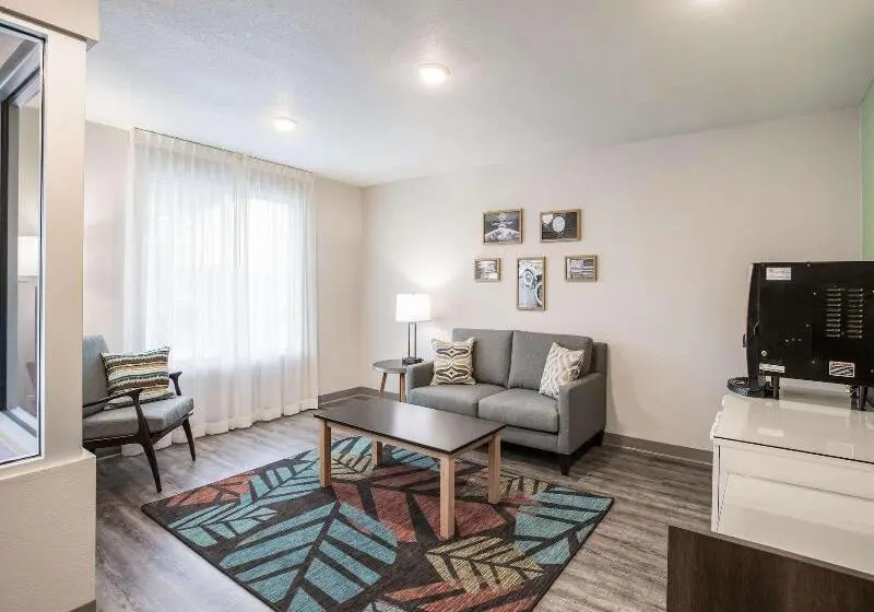 ホテル Woodspring Suites Detroit Madison Heights