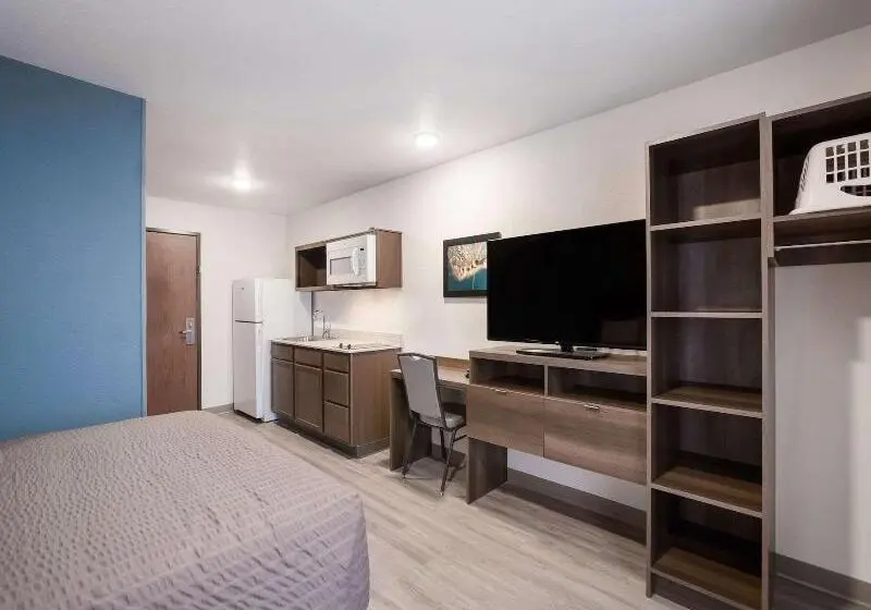 ホテル Woodspring Suites Detroit Madison Heights