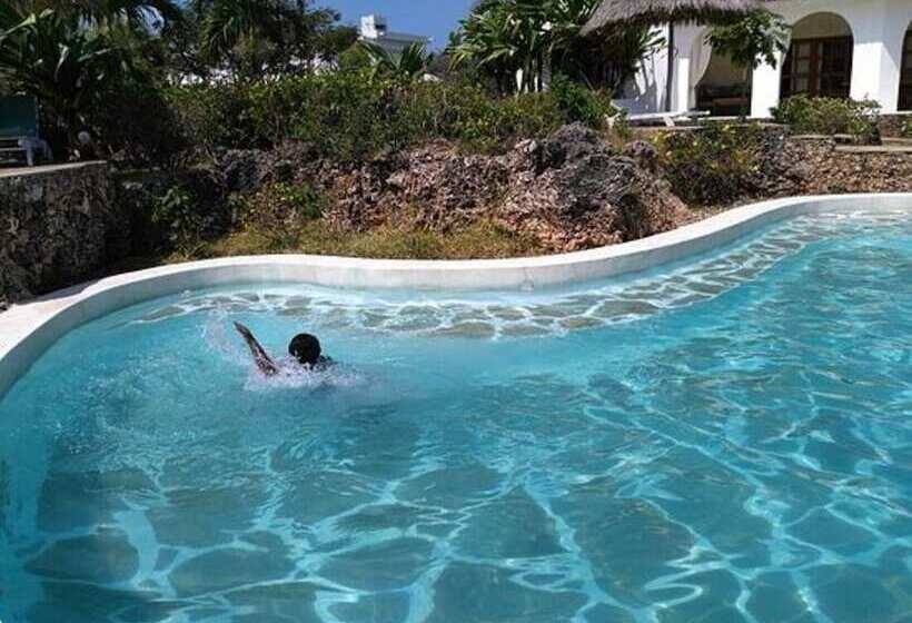 Room In B&b Kibali Wonerful Bed & Breakfast Resort