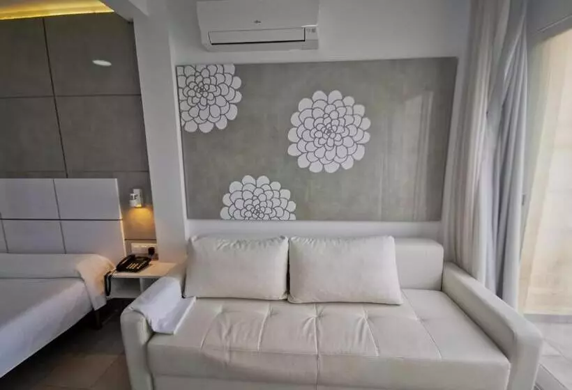 Sol Playa Suites